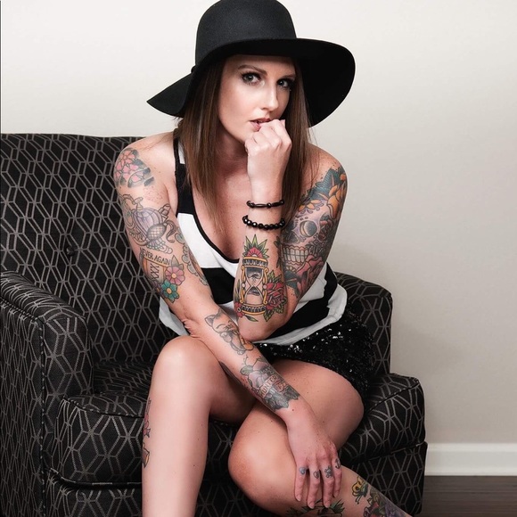 I’m Lori! I have 2 kids and 2 step daughters - Picture 3 of 5